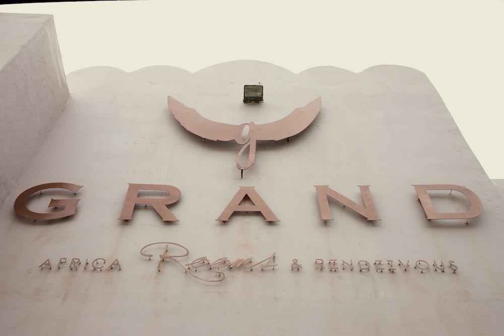 Grand Africa Rooms & Rendezvous Плеттенберг-Бей Экстерьер фото